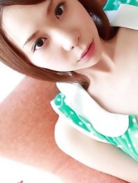 Do you feel her so young looking? Of course! Uri just graduate high school! She was a junior Idol, but Chakuero shooting is exactly her first wild tim