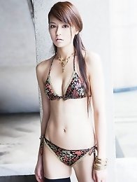 Yuriko Shiratori Asian has amazing curves and shows them a lot