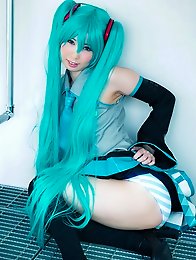 While other ero cosplayers only like to tease, Miku Oguri wants to bare all under her vocaloid costume.