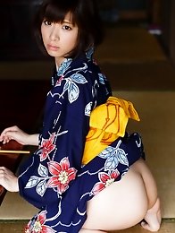 Sweet and innocent Japanese av idol Mayu Kamiya shows her amazing body wearing kimono