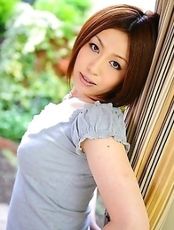 Hot Hiromi Tominaga loves posing