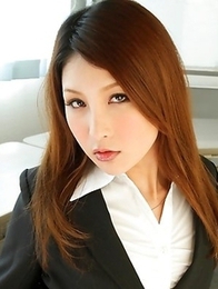 Hottie Rara Mizuki loves posing