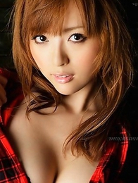 Japanese queen Yu Namiki is demonstrating naked body