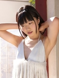 Hijiri Sachi in shorts and bra enjoys sun on her curves
