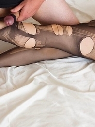Sexy schoolgirl Natsuki Yokoyama wears pantyhose in a hot thighjob gallery